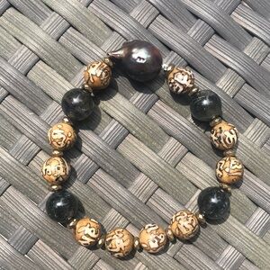 One-of-a-Kind 8mm conch mala w/Rutilated quartz